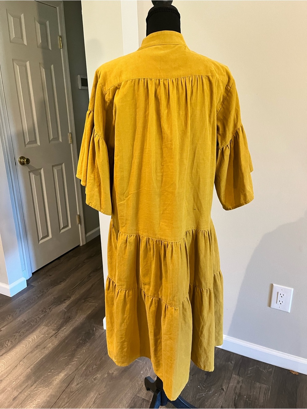 Umgee Mustard Babydoll Dress Size Medium EUC - Picture 4 of 6